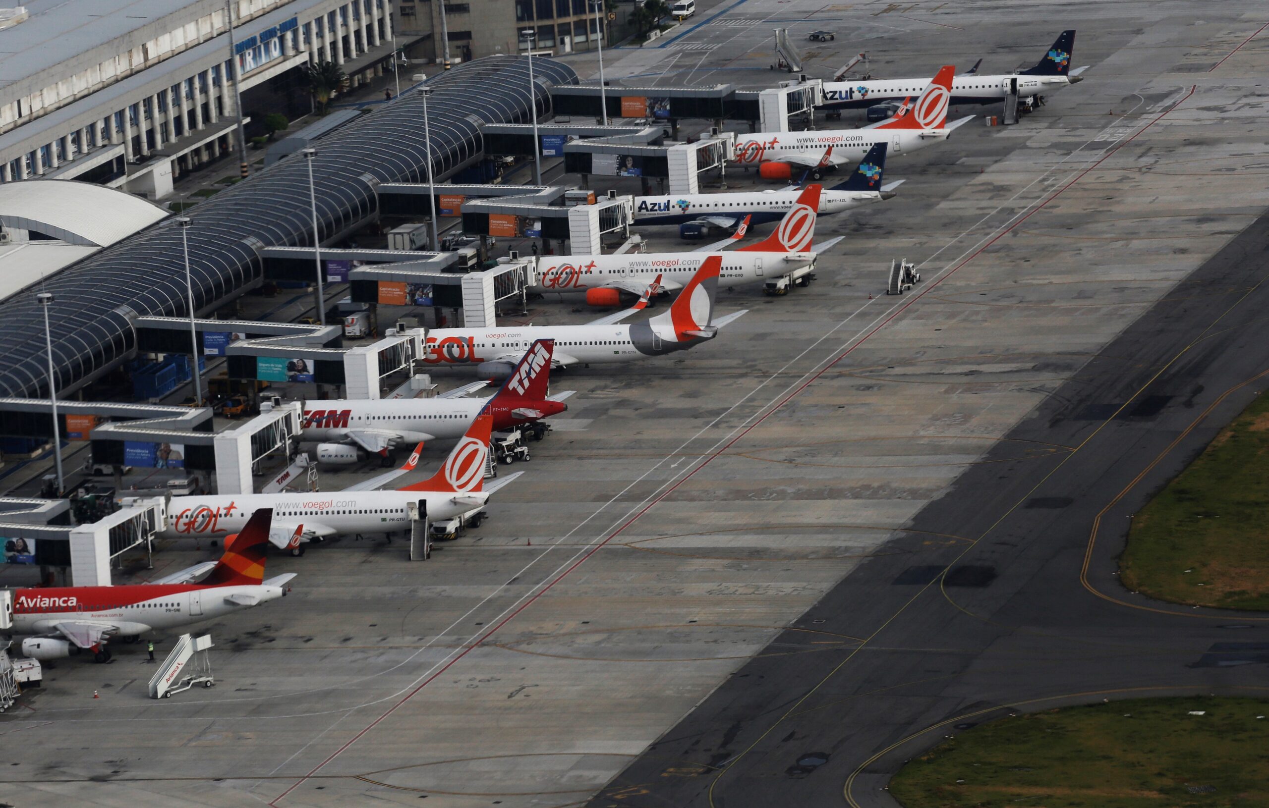Aéreas veem custo de R$ 600 milhões com alta do IOF e fazem apelo à Fazenda | CNN Brasil