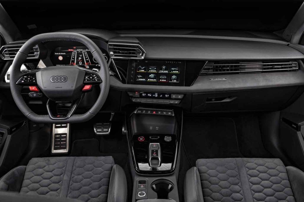 Audi RS 3 Sedan chega ao Brasil com 400 cv e 0 a 100 de 3.8s