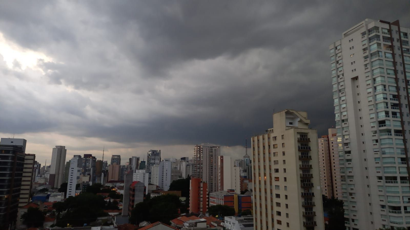 Frente fria vai derrubar temperaturas e deve durar até a próxima semana | CNN Brasil