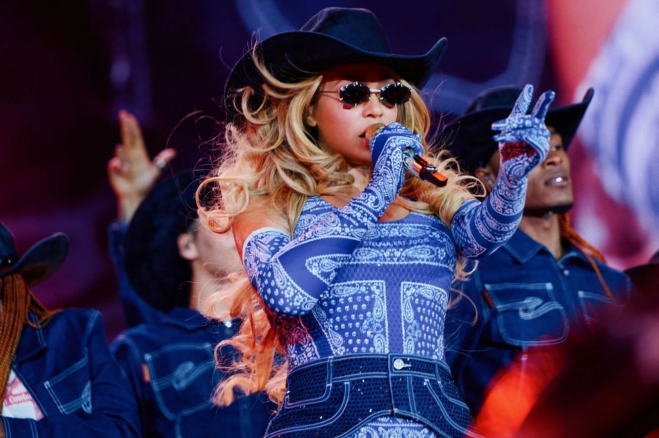 Beyoncé é a 1ª mulher negra a vencer categoria country no AMAs 2025 | CNN Brasil
