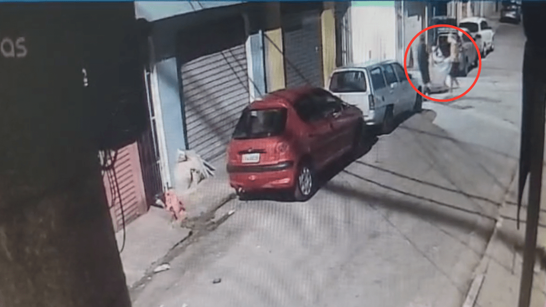 Vídeo mostra momento em que homem pega corpo de ex para jogar no Rio Tietê