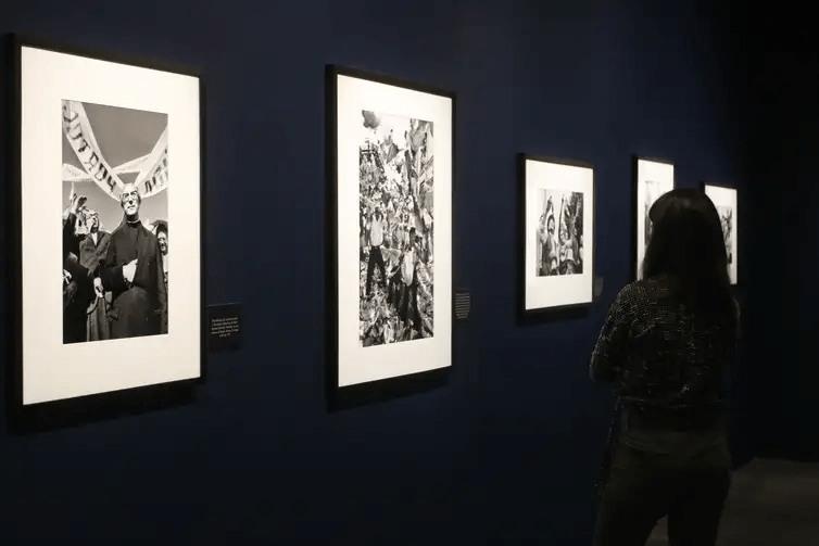 Relembre fotografias marcantes de Sebastião Salgado | CNN Brasil