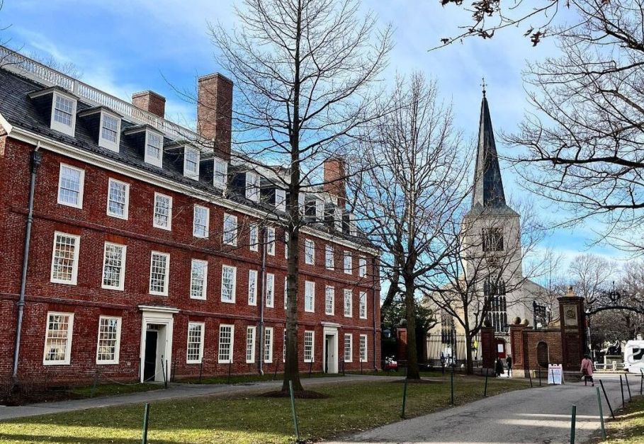 Trump x Harvard: Justiça suspende proibição à matrícula de estrangeiros | CNN Brasil