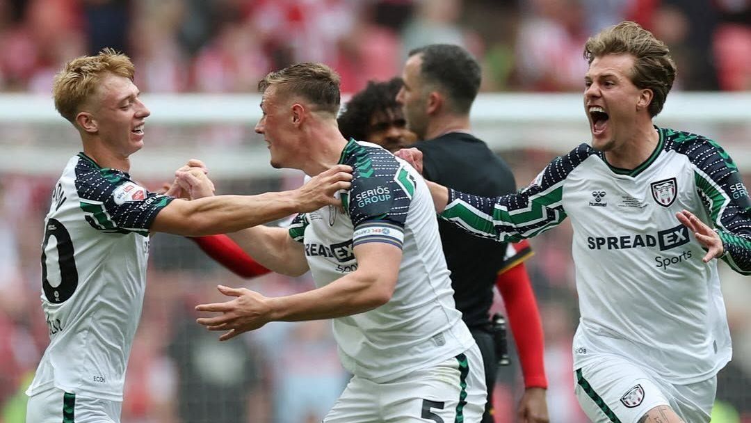 Sunderland vence o Sheffield e volta à Premier League após 8 anos | CNN Brasil