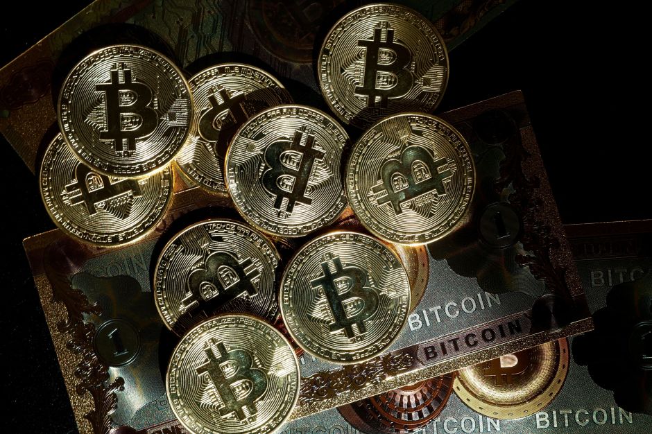 Instituições têm visto bitcoin como potencial proteção, diz analista | CNN Brasil