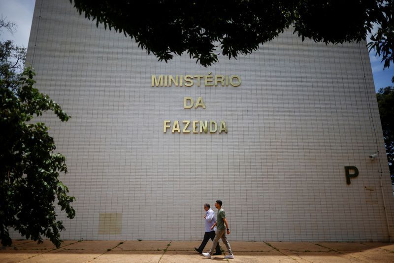 Alta de juros deve impactar PIB no 2° semestre, diz governo