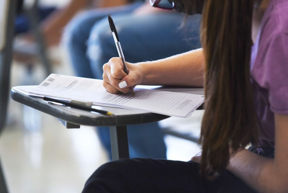 Enem 2025: estudantes no 3º ano do ensino médio já estarão pré-inscritos