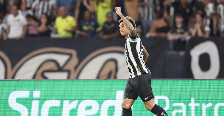 Botafogo encaminha vendas de destaques para clube da Premier League | CNN Brasil