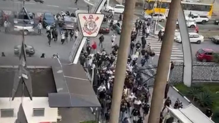 Entenda a crise no Corinthians: do caso VaideBet à invasão da sede | CNN Brasil