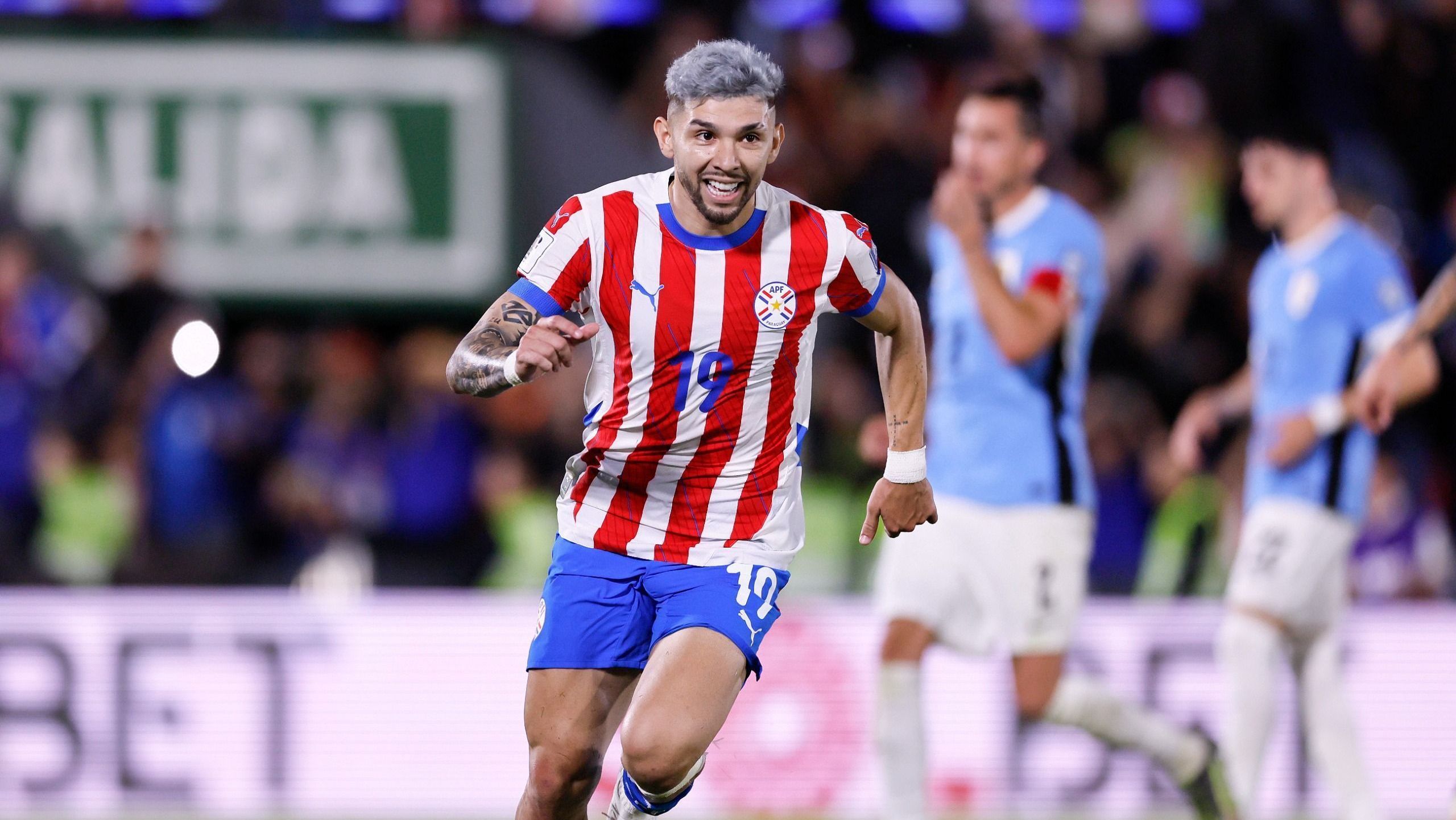 Paraguai vence Uruguai e encaminha vaga na Copa antes de jogo contra Brasil | CNN Brasil