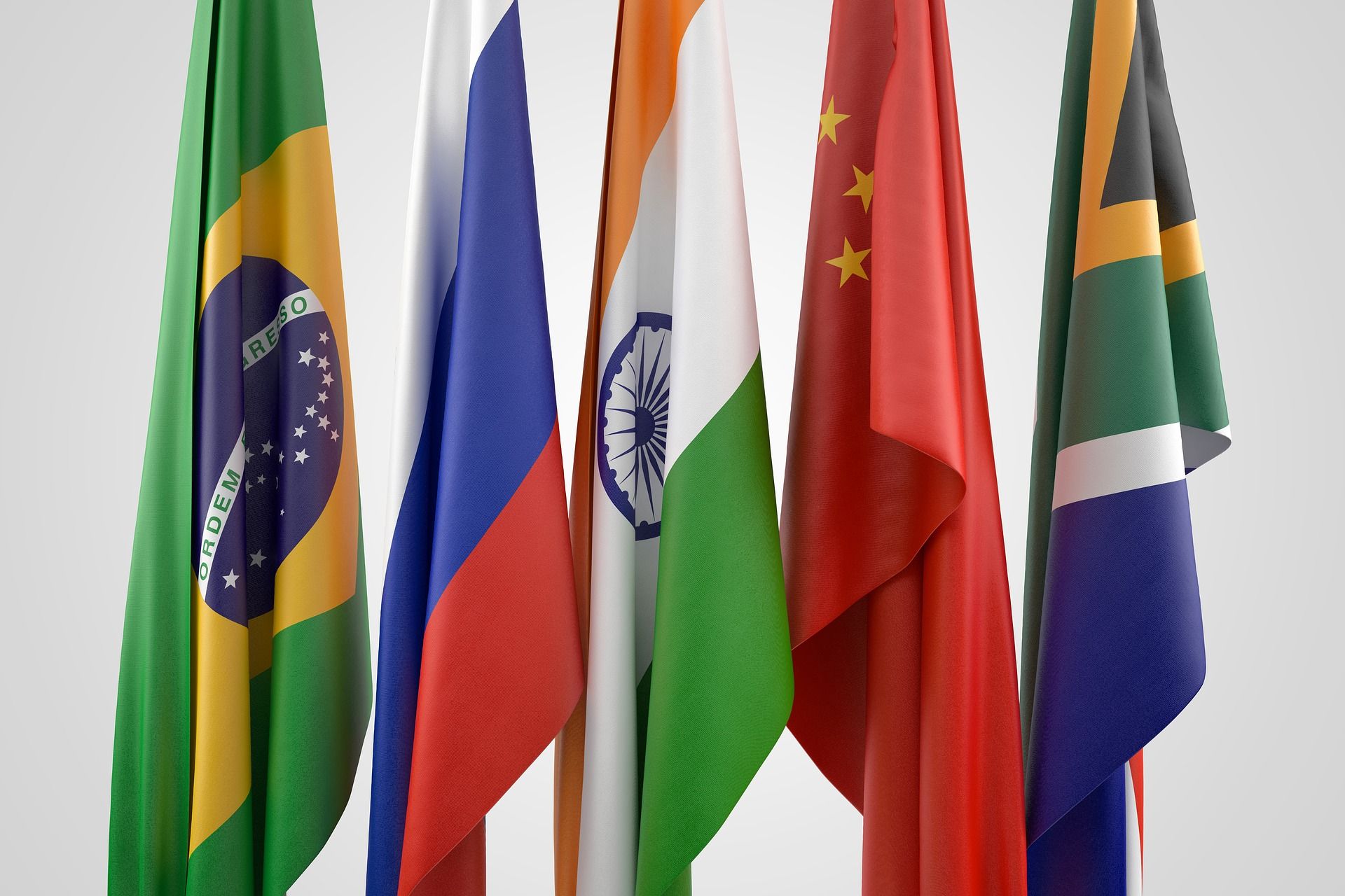 Atlas: para 44%, Brasil deveria se alinhar mais ao BRICS; para 37%, aos EUA | CNN Brasil