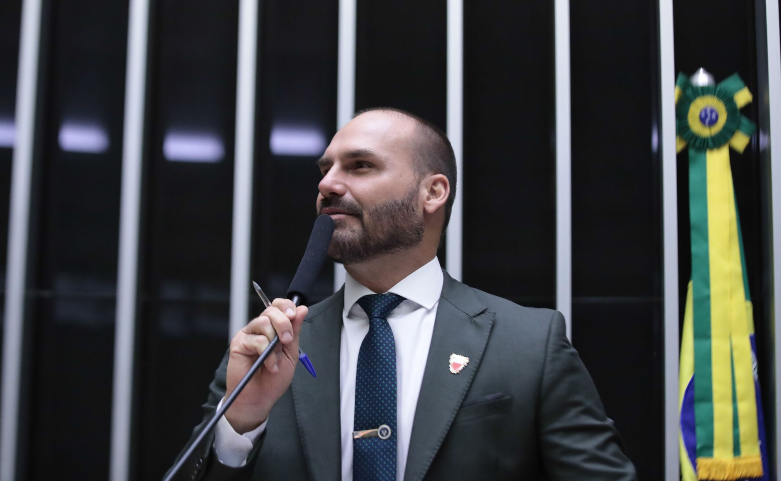 Eduardo Bolsonaro rebate Lula: "Estou nos EUA para defender a liberdade" | CNN Brasil