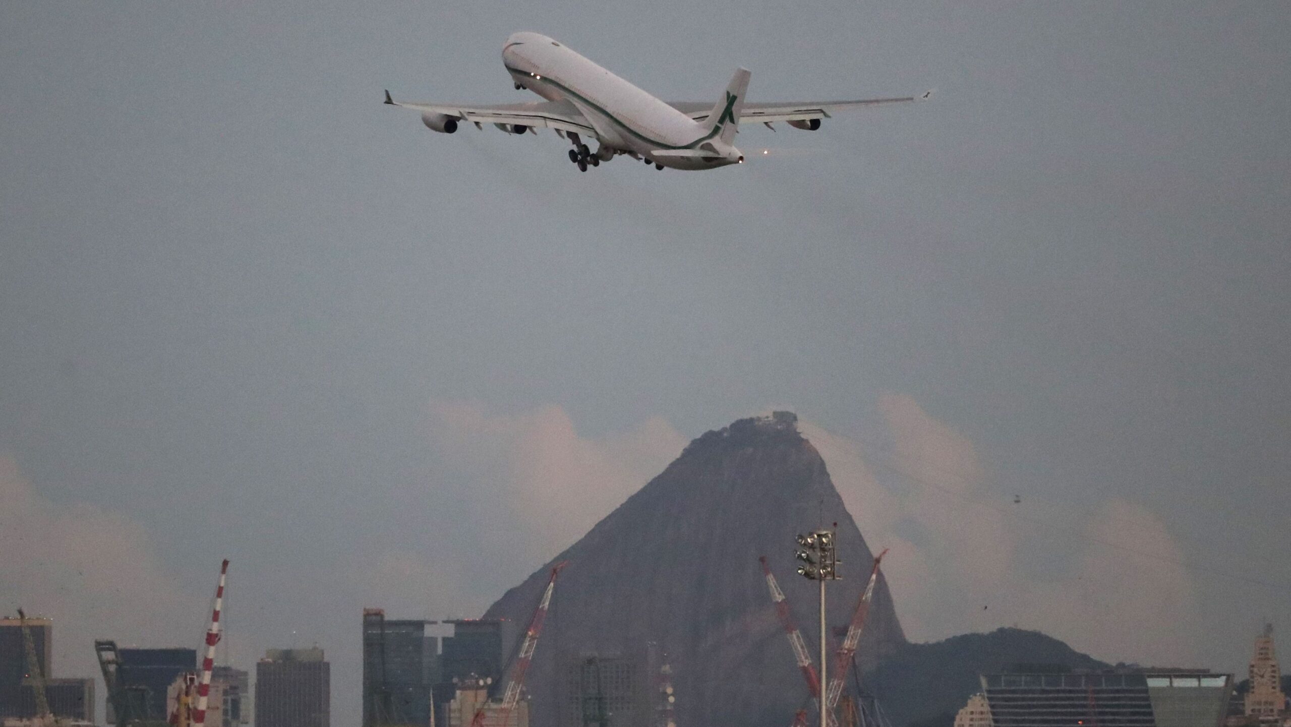 Iata: reforma tributária pode subir preço de passagens e baixar demanda | CNN Brasil