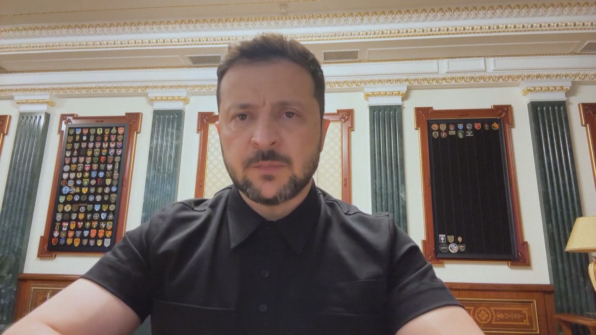 Zelensky anuncia reorganização militar e nomeia novo comandante | CNN Brasil